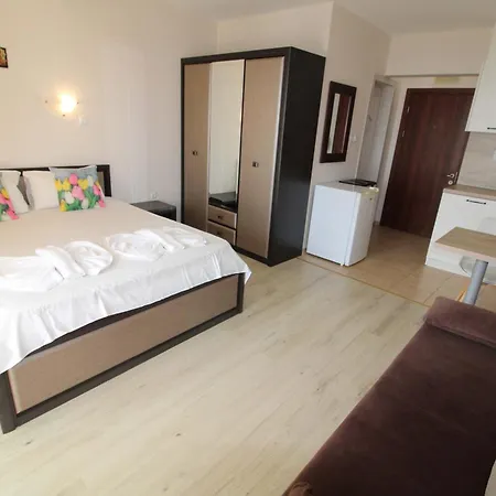 Cosy With Pool And Sea View In Ivet By Menada * Sveti Vlas