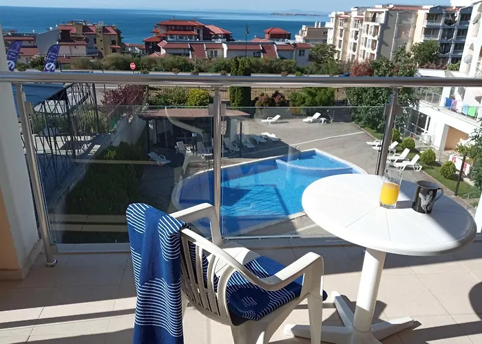 Apartment Cosy With Pool And Sea View In Ivet Sveti Vlas